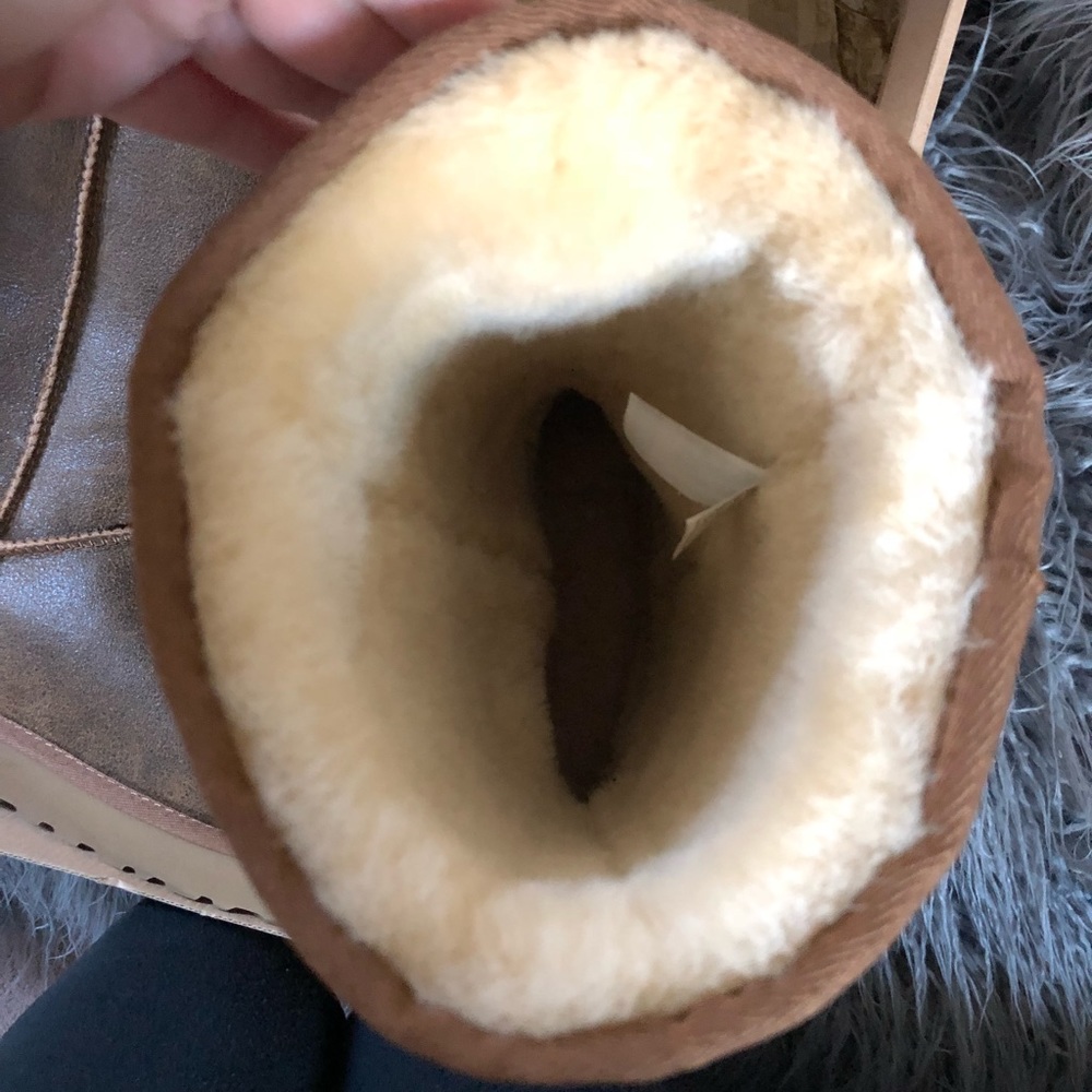 Brand New Never Used Men’s Chestnut Uggs
